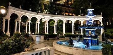 Фотографии Апартаменты Gulluoglu Royal Deluxe Apartment г. Баку (Азербайджан) №3 Фото Апартаменты Gulluoglu Royal Deluxe Apartment г. Баку 3