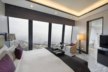 Фото номера Люкс «Фэйрмонт Голд» с 1 спальней и видом на море Отель Fairmont Baku, Flame Towers г. Баку 8
