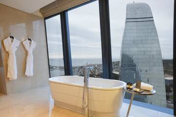 Фото номера Люкс «Фэйрмонт Голд» с 1 спальней и видом на море Отель Fairmont Baku, Flame Towers г. Баку 5