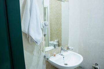 Фото номера Стандартный одноместный номер Отель City Walls Hotel г. Баку 11
