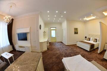 Фото номера Семейный номер с боковым видом на море Отель East Legend Hotel г. Баку 9