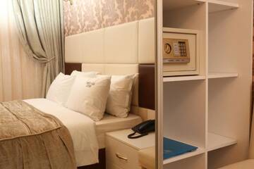 Фото номера Двухместный номер Делюкс с 1 кроватью Отель Old Street Boutique Hotel г. Баку 12