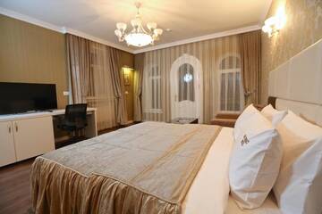 Фото номера Двухместный номер Делюкс с 1 кроватью Отель Old Street Boutique Hotel г. Баку 9