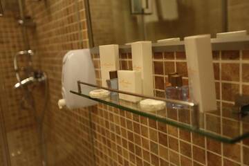 Фото номера Двухместный номер с 1 кроватью или 2 отдельными кроватями Отель Amber Hotel г. Баку 18