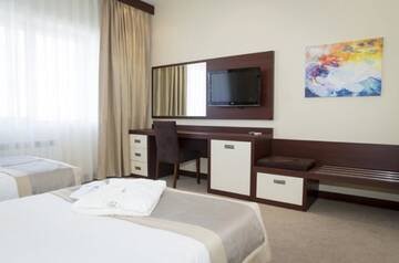 Фото номера Стандартный двухместный номер с 1 кроватью Отель Black Mount Hotel г. Баку 2