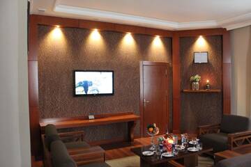 Фото номера Вилла с 2 спальнями Отель Astoria Hotel г. Баку 5