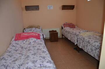 Фото номера Четырехместный номер Хостелы Almaz Hostel г. Баку 5