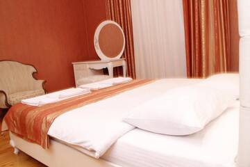 Фото номера Двухместный номер с кроватью размера &quot;king-size&quot; Мини-отель Baku Butik Mini-Hotel г. Баку 7