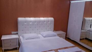 Фото номера Двухместный номер с кроватью размера &quot;king-size&quot; Мини-отель Baku Butik Mini-Hotel г. Баку 10