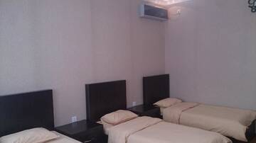 Фото номера Трехместный номер с общей ванной комнатой Мини-отель Baku Butik Mini-Hotel г. Баку 2