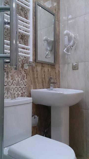 Фото номера Трехместный номер с собственной ванной комнатой Мини-отель Baku Butik Mini-Hotel г. Баку 5
