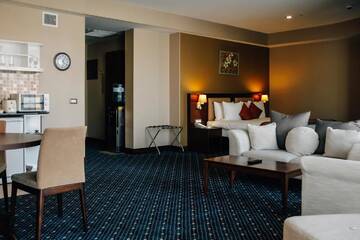 Фото номера Номер-студио с кроватью размера &quot;king-size&quot; Отель Staybridge Suites Baku г. Баку 4