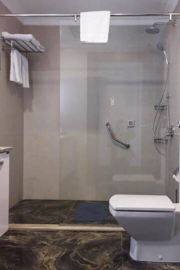 Фото номера Двухместный номер Делюкс с 2 отдельными кроватями Отель Staybridge Suites Baku г. Баку 5