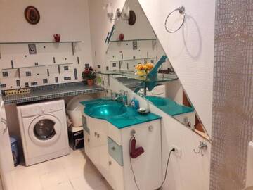 Фото номера Апартаменты с 3 спальнями Апартаменты 28 MAJ Street NEFT AKADEMIA г. Баку 71