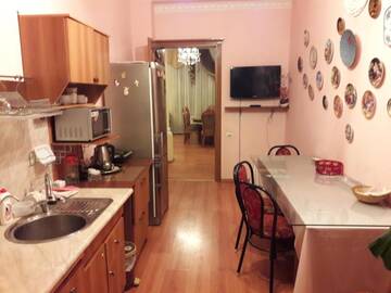 Фото номера Апартаменты с 3 спальнями Апартаменты 28 MAJ Street NEFT AKADEMIA г. Баку 76