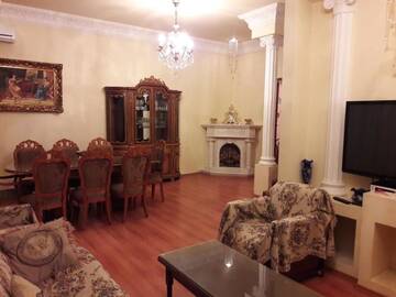 Фото номера Апартаменты с 3 спальнями Апартаменты 28 MAJ Street NEFT AKADEMIA г. Баку 73