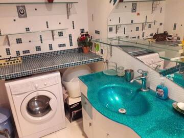 Фото номера Апартаменты с 3 спальнями Апартаменты 28 MAJ Street NEFT AKADEMIA г. Баку 55