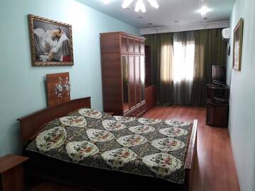 Фото номера Апартаменты с 3 спальнями Апартаменты 28 MAJ Street NEFT AKADEMIA г. Баку 13