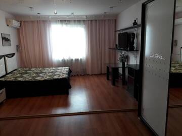 Фото номера Апартаменты с 3 спальнями Апартаменты 28 MAJ Street NEFT AKADEMIA г. Баку 20