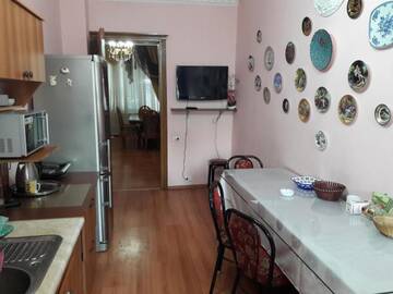 Фото номера Апартаменты с 3 спальнями Апартаменты 28 MAJ Street NEFT AKADEMIA г. Баку 24
