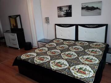 Фото номера Апартаменты с 3 спальнями Апартаменты 28 MAJ Street NEFT AKADEMIA г. Баку 94