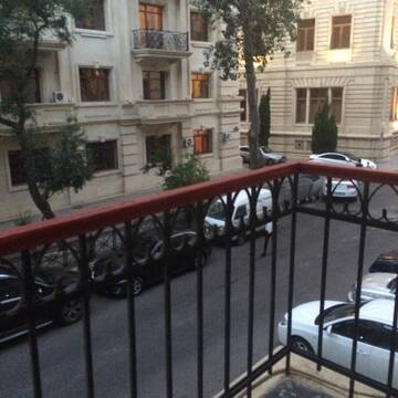 Фото Апартаменты Azneft Square Apartment г. Баку 1