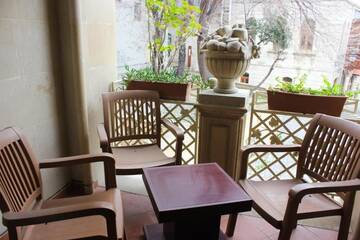 Фото номера Двухместный номер Делюкс с 1 кроватью и балконом Отель Deniz Inn Boutique Hotel г. Баку 39
