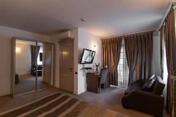 Фото номера Двухместный номер Делюкс с 1 кроватью и балконом Отель Deniz Inn Boutique Hotel г. Баку 12
