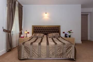 Фото номера Двухместный номер Делюкс с 1 кроватью и балконом Отель Deniz Inn Boutique Hotel г. Баку 48