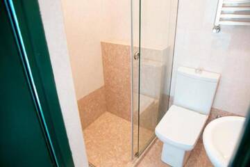 Фото номера Классический трехместный номер Отель Old City Inn Hotel г. Баку 3