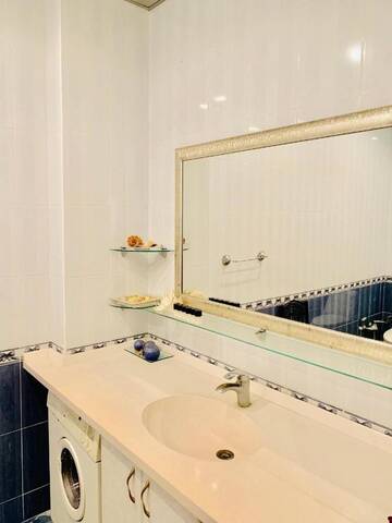 Фото номера Апартаменты с 3 спальнями Апартаменты COSY APARTMENT WITH TRANSFER г. Баку 17