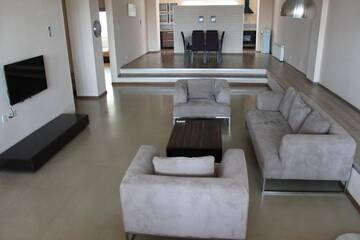 Фото номера Апартаменты с 3 спальнями Апартаменты Modern Apartments with city view г. Баку 6