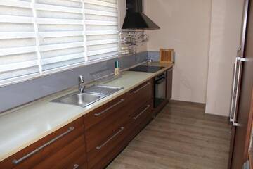 Фото номера Апартаменты с 3 спальнями Апартаменты Modern Apartments with city view г. Баку 9