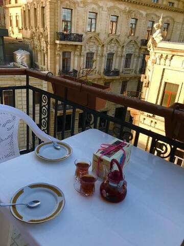 Фото номера Апартаменты с балконом Апартаменты Fountain Square-Balconies in Old Town г. Баку 107