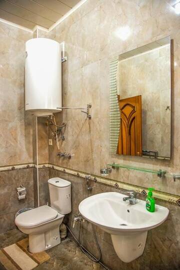 Фото номера Апартаменты с балконом Апартаменты Fountain Square-Balconies in Old Town г. Баку 65