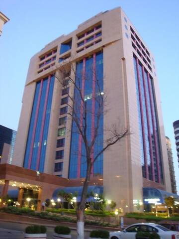 Фото Апартаменты Apartment On ISR PLAZA г. Баку 1