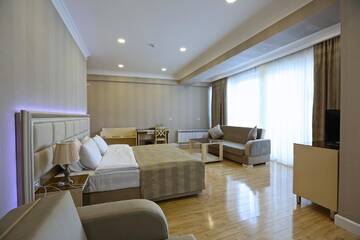 Фото номера Улучшенный семейный номер Отель Rusel Hotel г. Баку 5