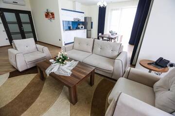 Фото номера Апартаменты Делюкс Отель Greencity Resort&amp;Residence г. Баку 6