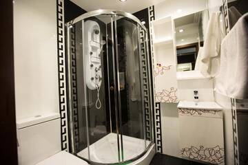 Фото номера Двухместный номер-студио Делюкс с 1 кроватью Отель Greencity Resort&amp;Residence г. Баку 5
