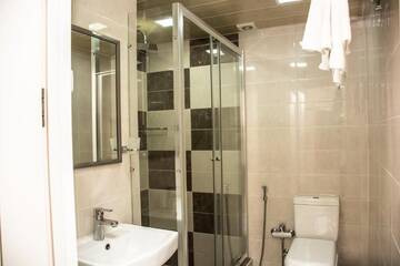 Фото номера Двухместный номер с 1 кроватью Отель Seven Boutique Hotel Baku г. Баку 21