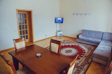 Фото номера Апартаменты с балконом Апартаменты Clock Tower Apartment in Baku г. Баку 15