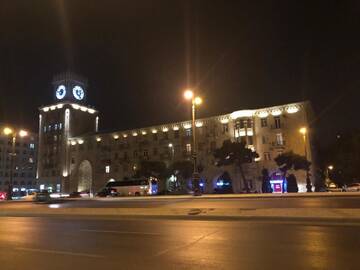 Фото номера Апартаменты с балконом Апартаменты Clock Tower Apartment in Baku г. Баку 32
