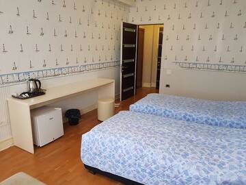 Фото номера Стандартный трехместный номер Отель Baku Sea View Hotel г. Баку 3