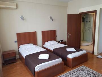 Фото номера Двухместный номер Делюкс с 2 отдельными кроватями Отель Baku Sea View Hotel г. Баку 7
