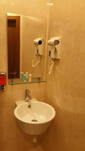 Фото номера Семейный номер с видом на море Отель Baku Sea View Hotel г. Баку 15