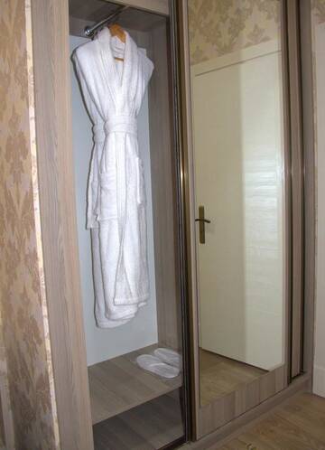 Фото номера Стандартный номер с кроватью размера &quot;queen-size&quot; Гостевой дом Damla Guest House г. Баку 11
