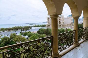 Фото номера Апартаменты Делюкс Апартаменты Apartment with F1 and Caspian Sea view г. Баку 38