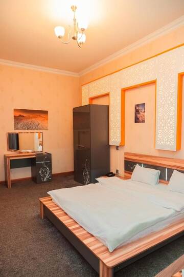 Фото номера Трехместный номер, вид на сад Отель Marsel Hotel г. Баку 7