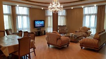 Фото Апартаменты Deluxe City Center Apartment г. Баку 1