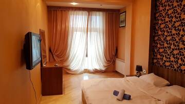 Фото номера Апартаменты с 3 спальнями Апартаменты Deluxe City Center Apartment г. Баку 16